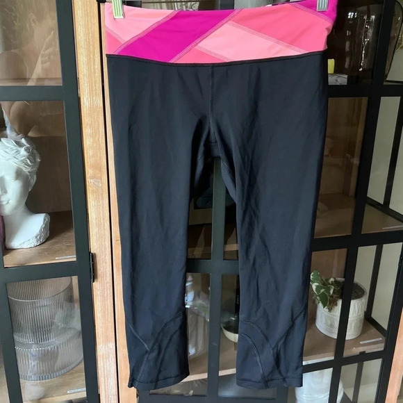 Y2K Lululemon leggings run Barbie pink mid rise Inspire Crop II capri pocket - Picture 3 of 7